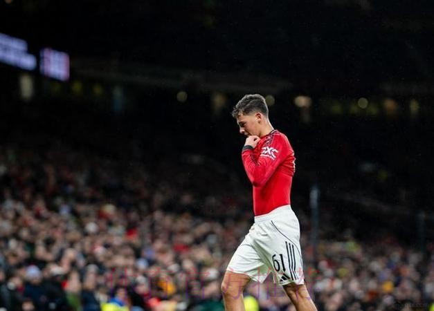 年轻球员谢伊-莱西红牌道歉：从失误中学习成长！